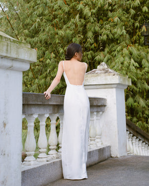 LAURENT Backless in White