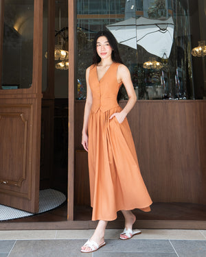 NAT Vest in Caramel Latte