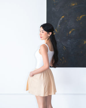 MADDY in White & Almond