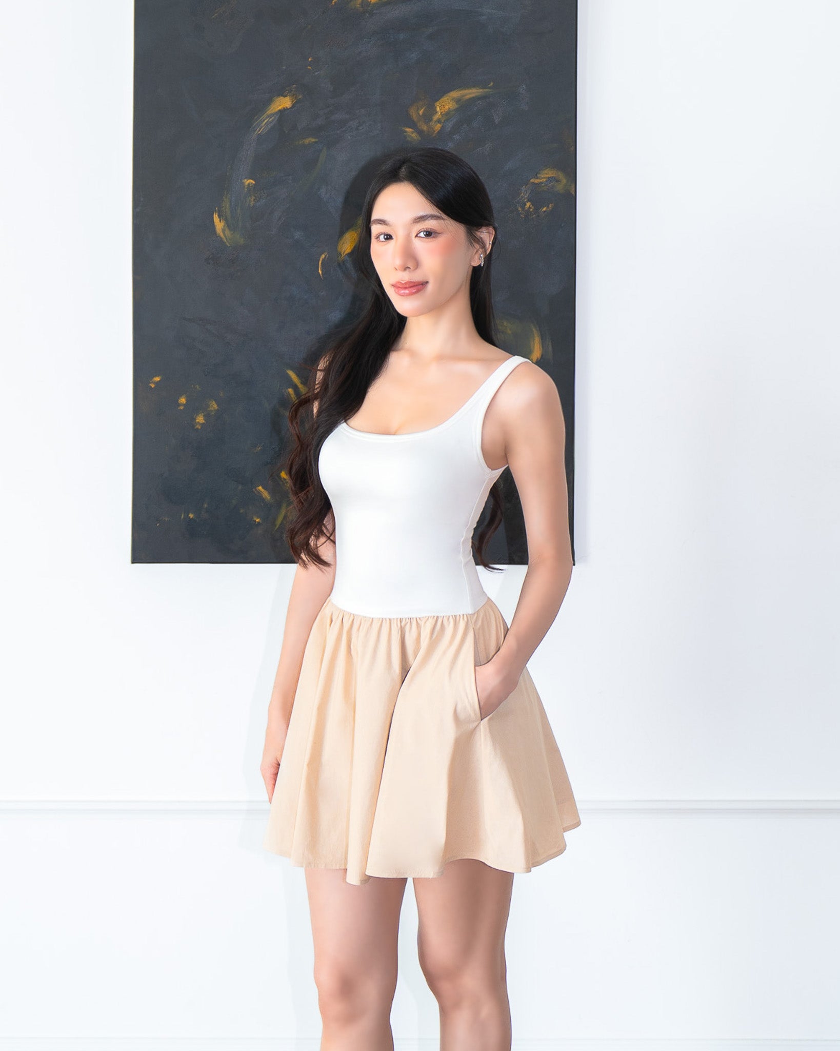 MADDY in White & Almond